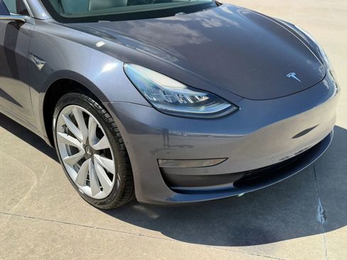 Used 2019 Tesla Model 3 Mid Range RWD image 5