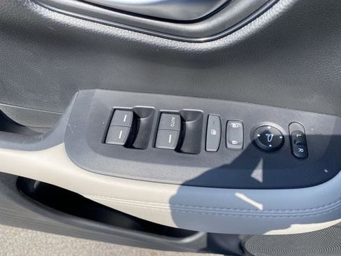 New 2026 Honda HR-V LX image 42