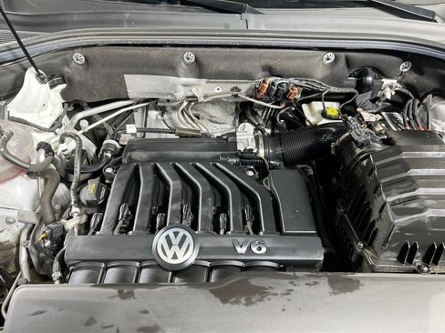 Used 2022 Volkswagen Atlas Cross Sport SE image 28