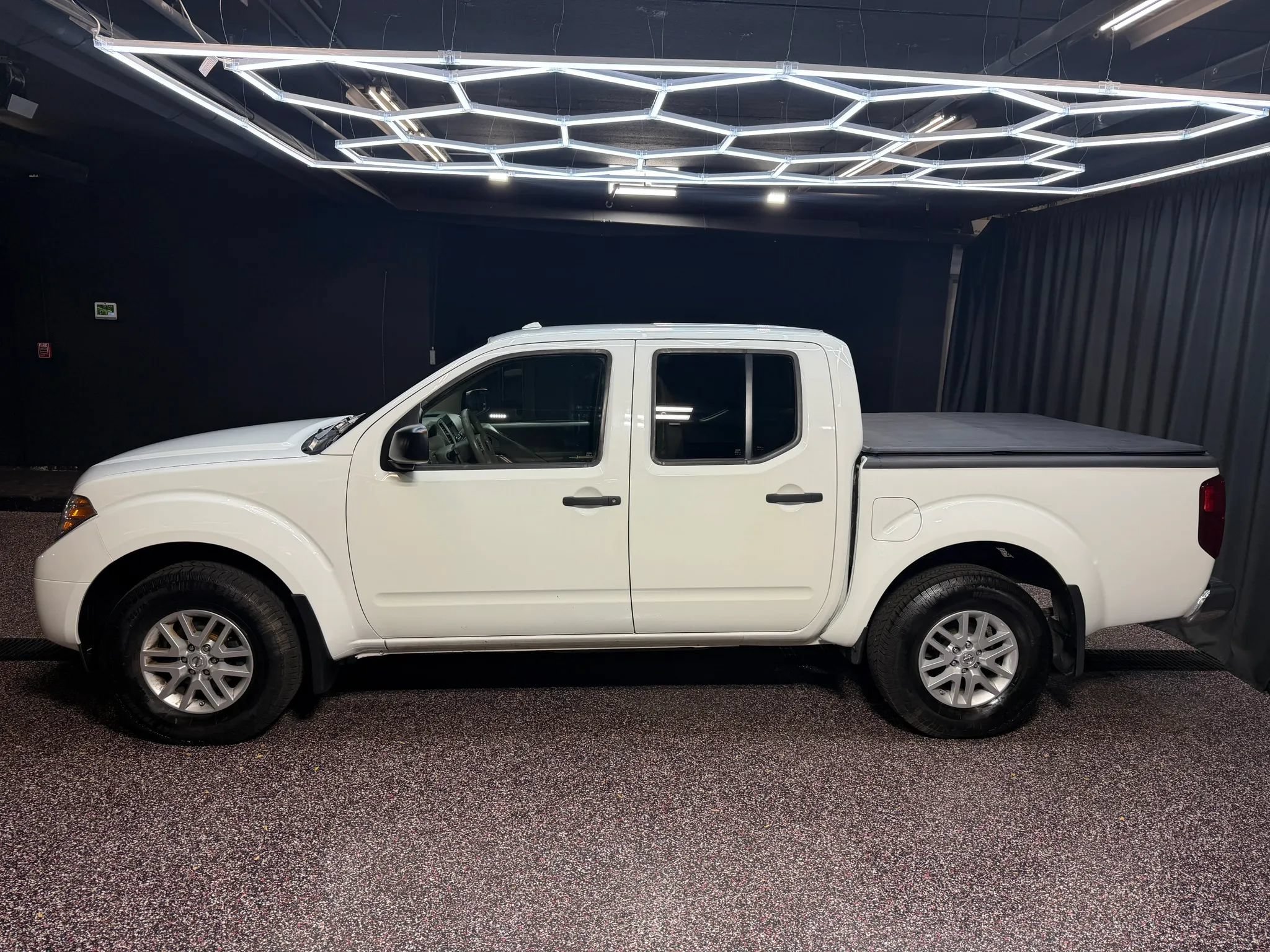 Used 2018 Nissan Frontier SV AWD/4WD image 4