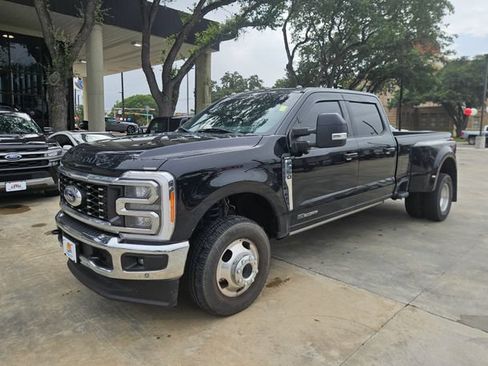 Used 2023 Ford F350 Lariat w/ Lariat Ultimate Package AWD/4WD image 2