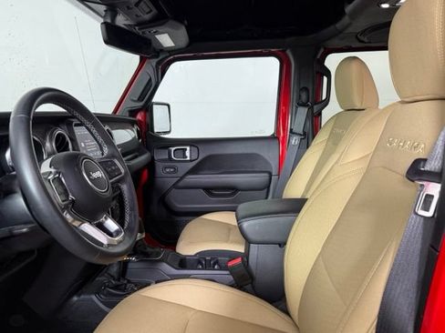Used 2022 Jeep Wrangler Unlimited Sahara w/ LED Lighting Group AWD/4WD image 5