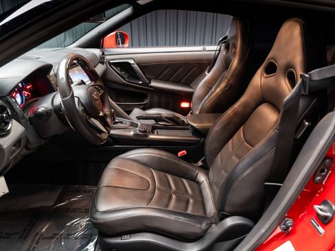 Used 2020 Nissan GT-R Premium w/ Premium Interior Package AWD/4WD image 46