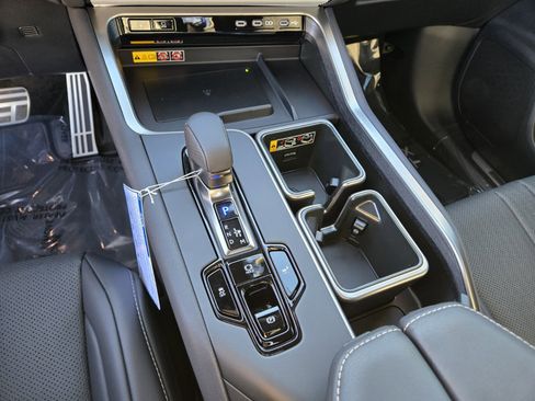 New 2026 Lexus TX 500h AWD image 11