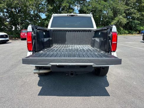 Used 2024 Toyota Tacoma TRD Sport AWD/4WD image 5