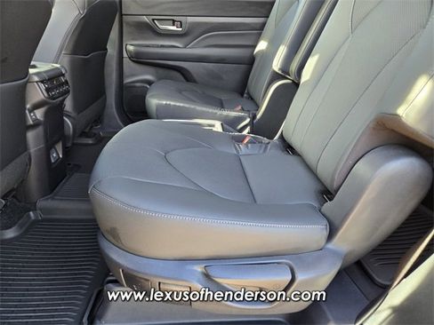Used 2025 Toyota Grand Highlander FWD image 12