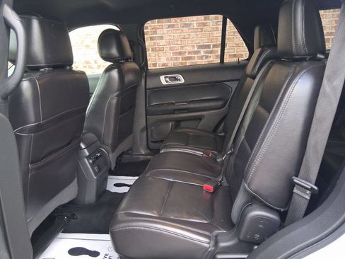 Used 2013 Ford Explorer XLT FWD image 11