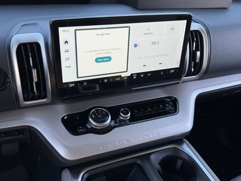 New 2025 Ford Expedition Active image 41