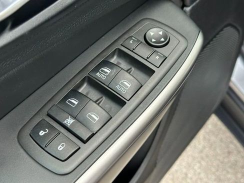 Used 2021 Jeep Cherokee Latitude w/ Mobile Office Group image 19