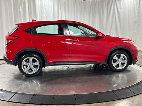 Used 2016 Honda HR-V LX image 6