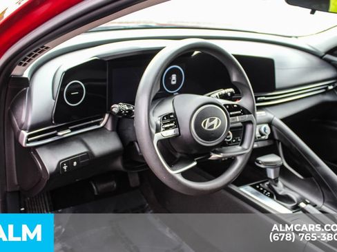 Used 2024 Hyundai Elantra SEL FWD image 21