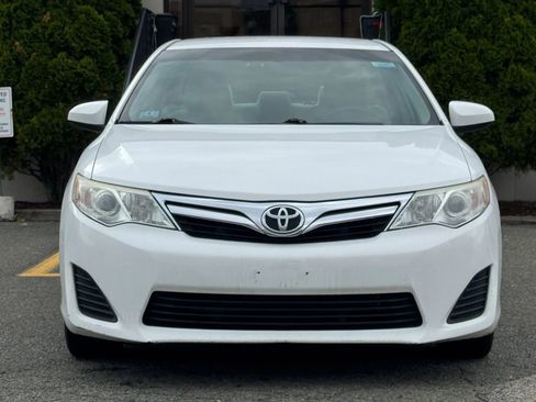 Used 2012 Toyota Camry LE FWD image 2