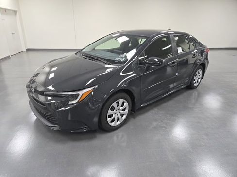 New 2026 Toyota Corolla LE image 2