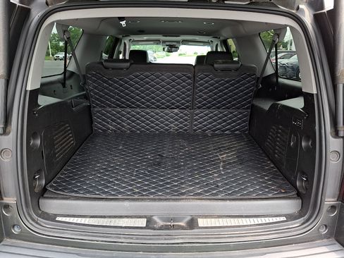 Used 2019 Chevrolet Suburban Premier AWD/4WD image 29