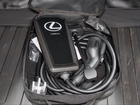 Used 2025 Lexus RZ 450e AWD/4WD image 6