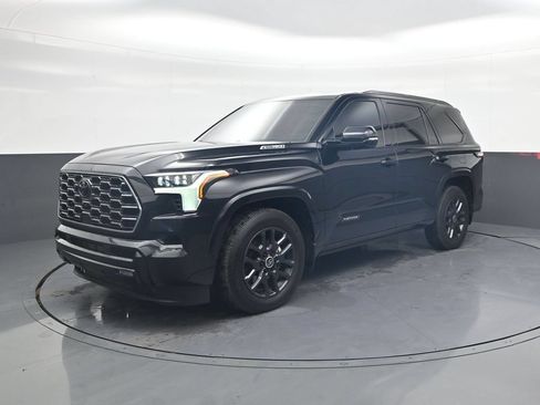 Used 2024 Toyota Sequoia Platinum AWD/4WD image 3