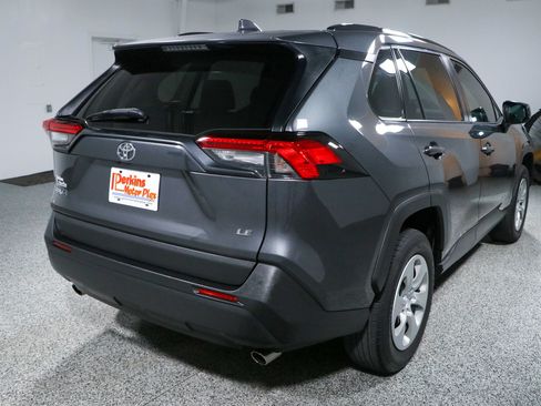 Used 2021 Toyota RAV4 LE FWD image 7