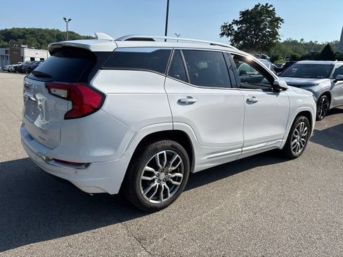 Used 2023 GMC Terrain Denali w/ Denali Premium Package AWD/4WD image 5