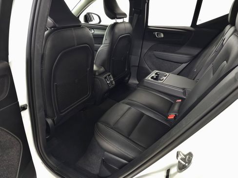 Used 2024 Volvo XC40 B5 Plus w/ Climate Package AWD/4WD image 33