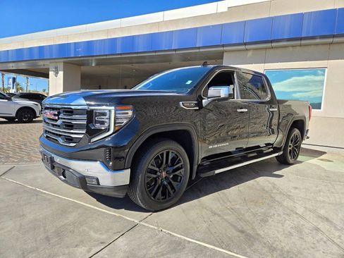 Used 2022 GMC Sierra 1500 SLT w/ SLT Premium Plus Package AWD/4WD image 2