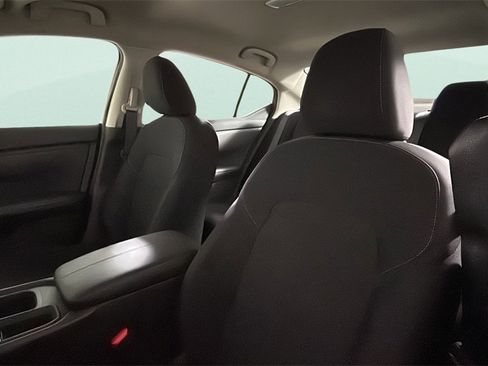 Used 2025 Nissan Sentra S image 21