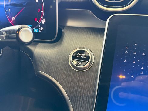 Used 2025 Mercedes-Benz C 300 4MATIC Sedan image 31