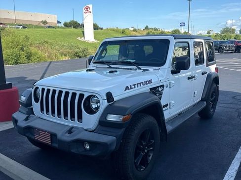 Used 2019 Jeep Wrangler Unlimited Sport AWD/4WD image 3