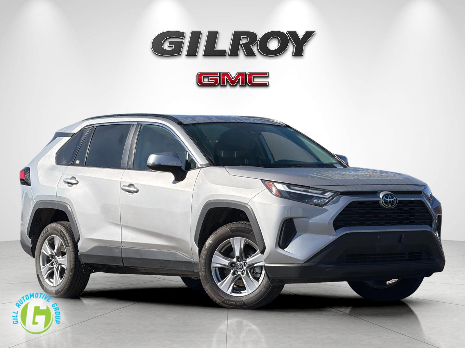 Used 2025 Toyota RAV4 XLE FWD image 1