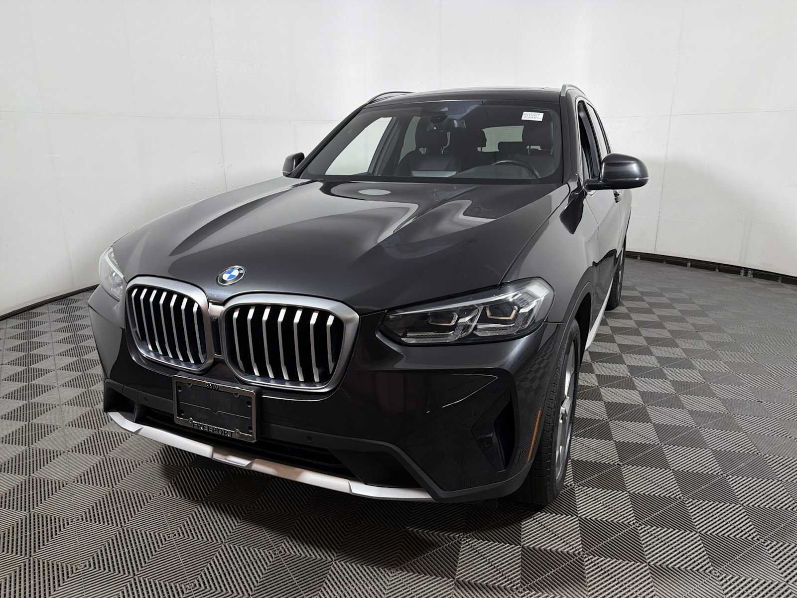 Used 2024 BMW X3 xDrive30i w/ Convenience Package AWD/4WD image 3