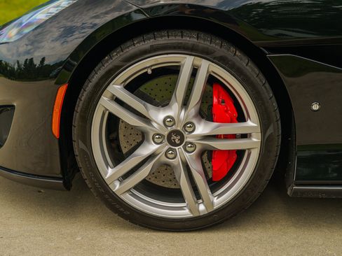 Used 2019 Ferrari Portofino RWD image 9