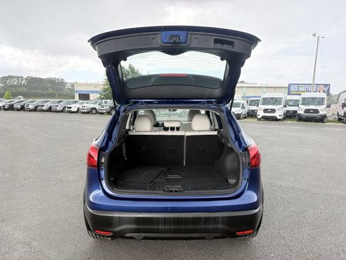 Used 2018 Nissan Rogue Sport SL AWD/4WD image 19