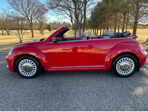 Used 2014 Volkswagen Beetle 2.5 image 24