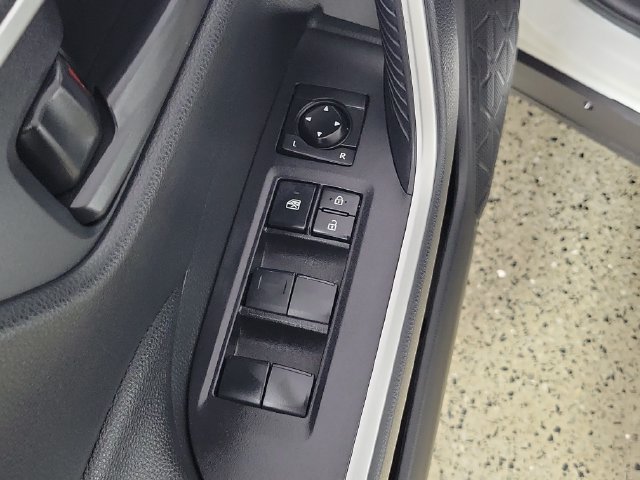 Used 2025 Toyota RAV4 LE AWD/4WD image 22
