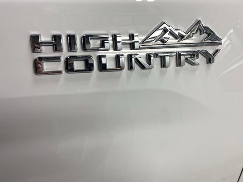 Used 2022 Chevrolet Silverado 3500 High Country w/ Z71 Off-Road Package image 7