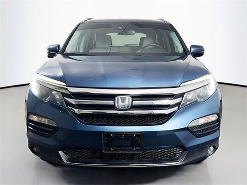 Used 2017 Honda Pilot Touring image 2