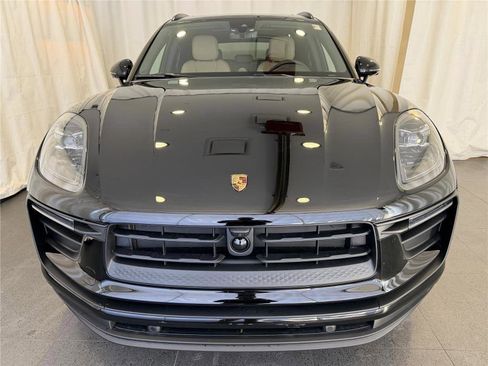 New 2026 Porsche Macan image 6