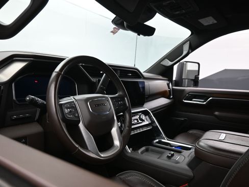 Used 2024 GMC Sierra 2500 Denali w/ Denali Reserve Package image 17