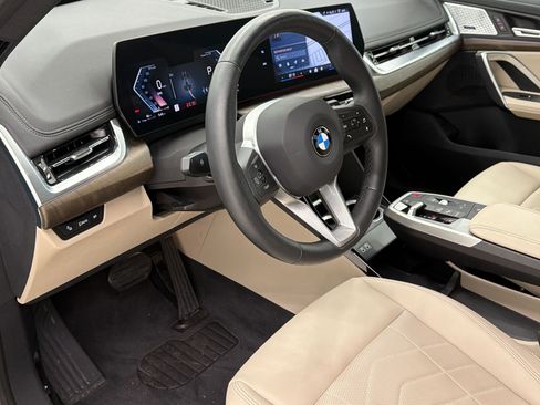 Used 2025 BMW X1 xDrive28i w/ Convenience Package AWD/4WD image 4