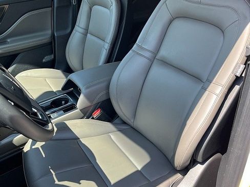 Used 2023 Lincoln Corsair FWD image 12