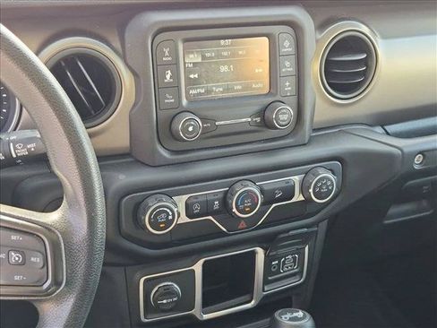 Used 2018 Jeep Wrangler Unlimited Sport AWD/4WD image 15