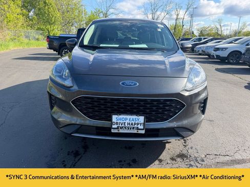 Used 2020 Ford Escape SE FWD image 2
