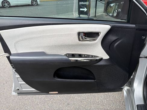 Used 2015 Toyota Avalon XLE Premium FWD image 38