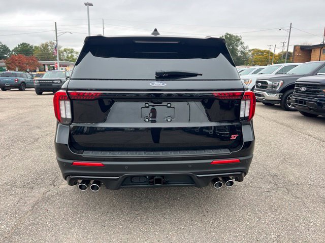 Certified 2025 Ford Explorer ST AWD/4WD image 5