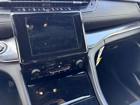 Used 2022 Jeep Grand Cherokee L Laredo w/ Luxury Tech Group I AWD/4WD image 16