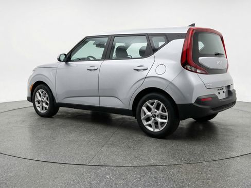 Used 2025 Kia Soul LX w/ LX Technology Package image 6
