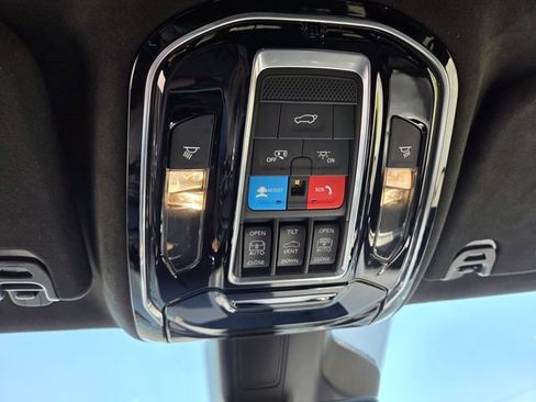 Certified 2022 Jeep Grand Wagoneer Series II AWD/4WD image 9