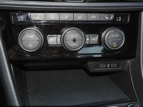 Used 2022 Volkswagen Jetta SE FWD image 14