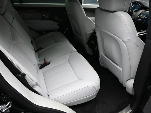 Used 2025 Land Rover Range Rover Sport SE AWD/4WD image 9