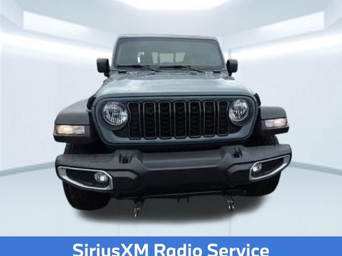 Used 2024 Jeep Gladiator Sport AWD/4WD image 9