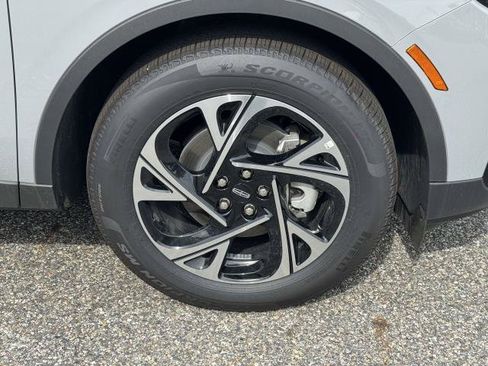 New 2026 Lincoln Nautilus Premier w/ Jet Appearance Package AWD/4WD image 6